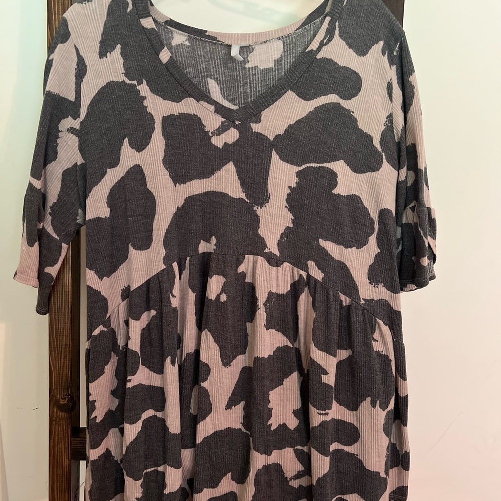 Stylish Black and Cream Women's Top